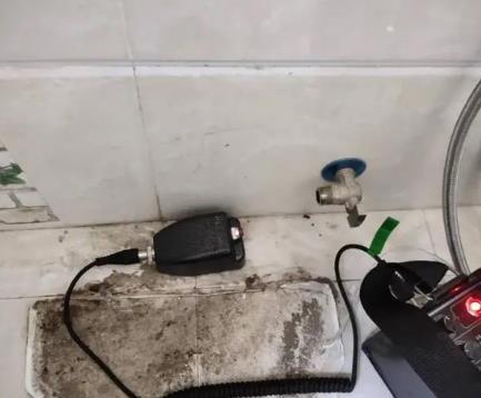 长沙市屋顶漏水维修公司分享下卫生间漏水的危害及解决方法